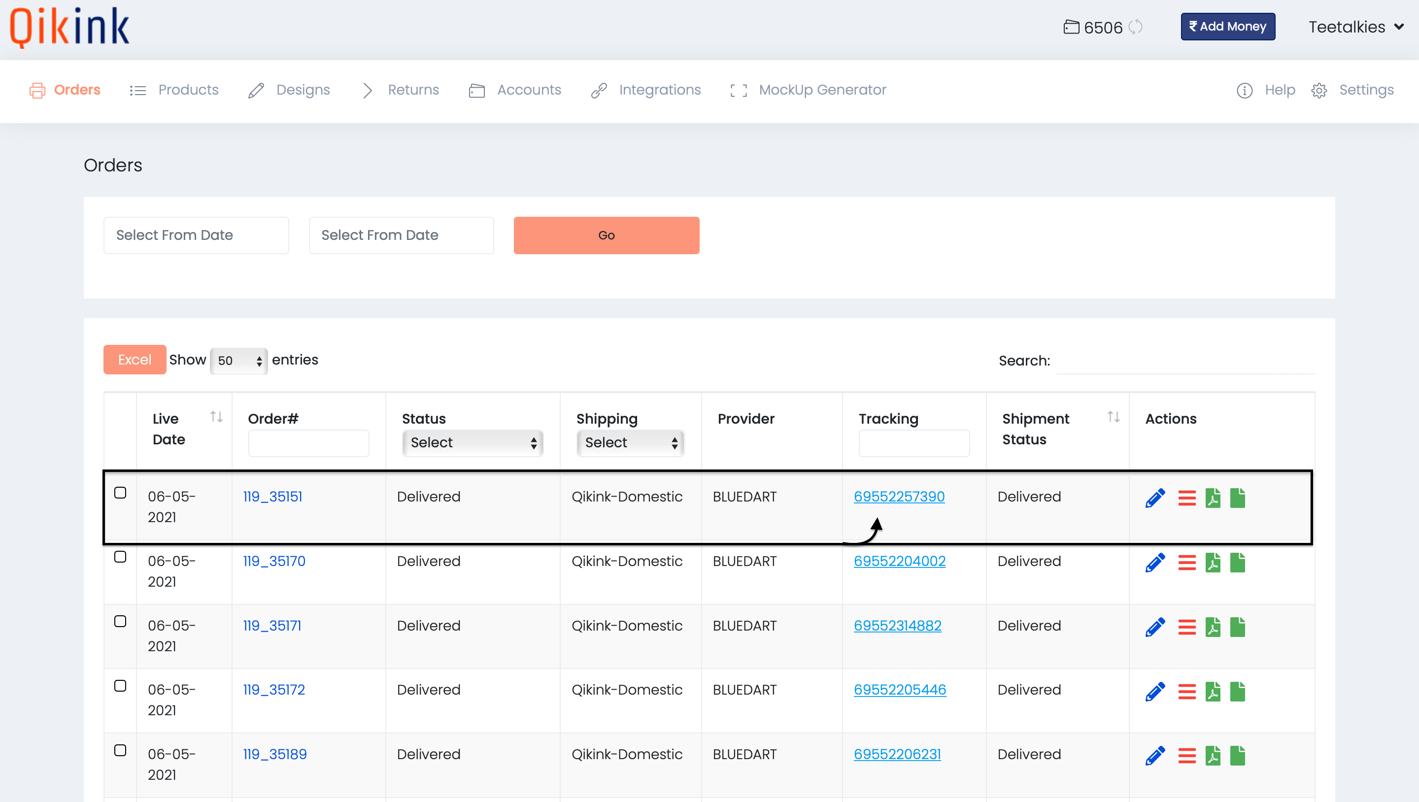 tracking numbers for shipped orders with live shipment status in qikink dashboard